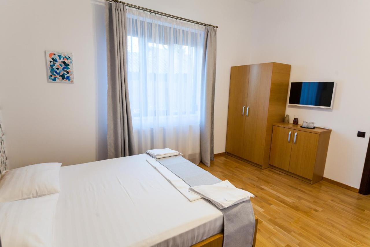 Vila Dumitrana Bagian luar foto