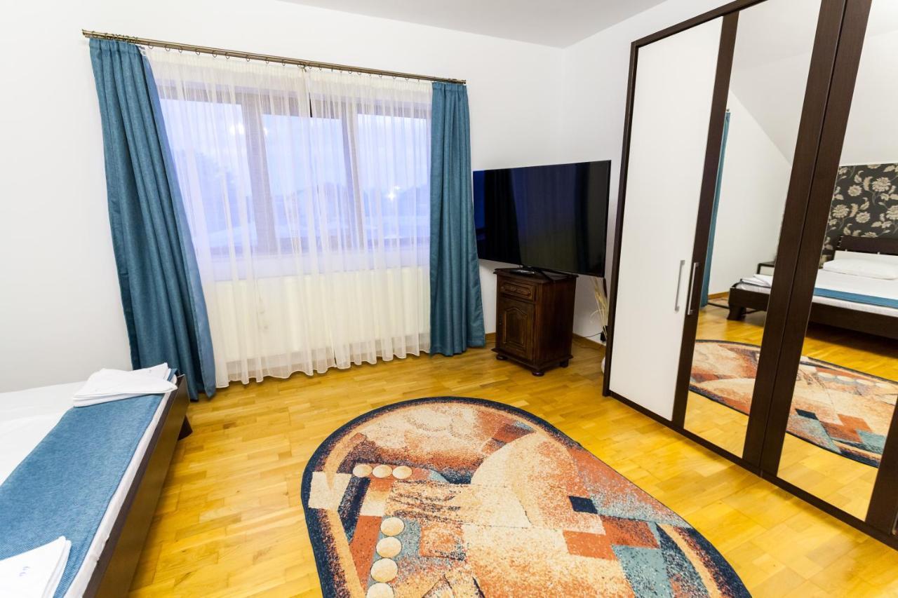 Vila Dumitrana Bagian luar foto
