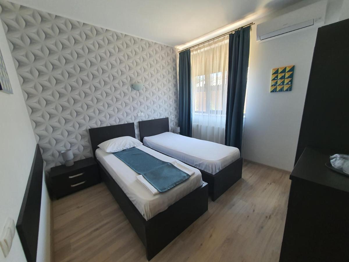 Vila Dumitrana Bagian luar foto